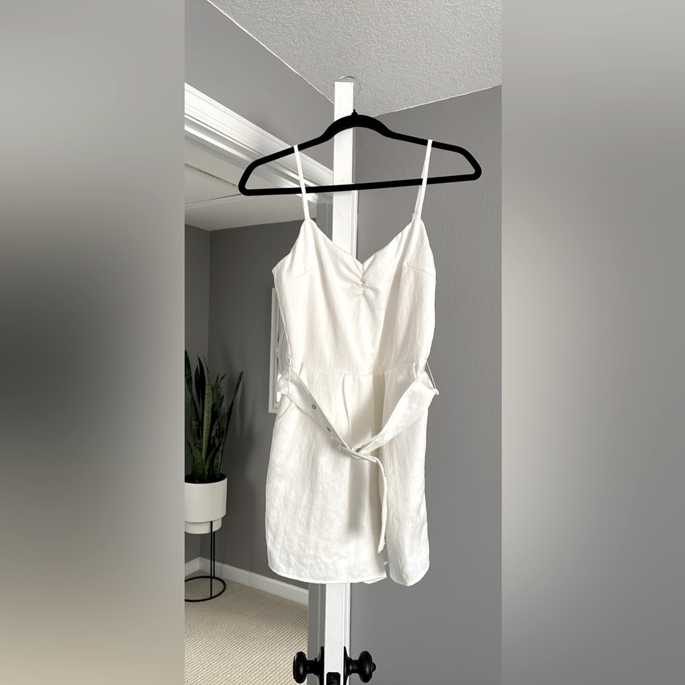 White romper - Picture 5 of 6